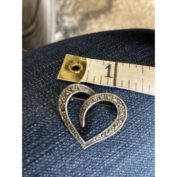Beautiful Vintage Sterling Silver & Marcasite Heart Shaped Brooch Pin - Picture 4 of 4
